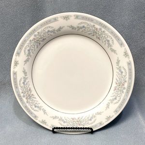Crown Ming Fine China "Diana" Dinner Plate